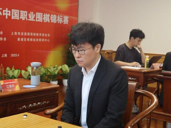 眼光毒辣的女人
